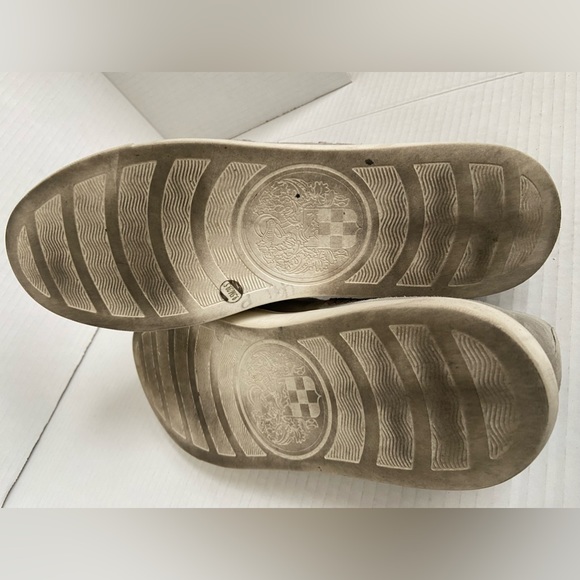 Vince Camuto Suede Slip Ons Flats Womens Shoes Loafers Brown Taupe Sz 9.5 M - Picture 6 of 9